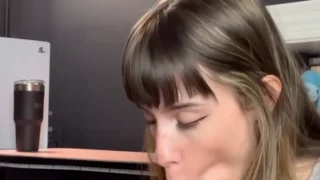 Soogsx Sucking Dick on Chair OnlyFans Video Leaked