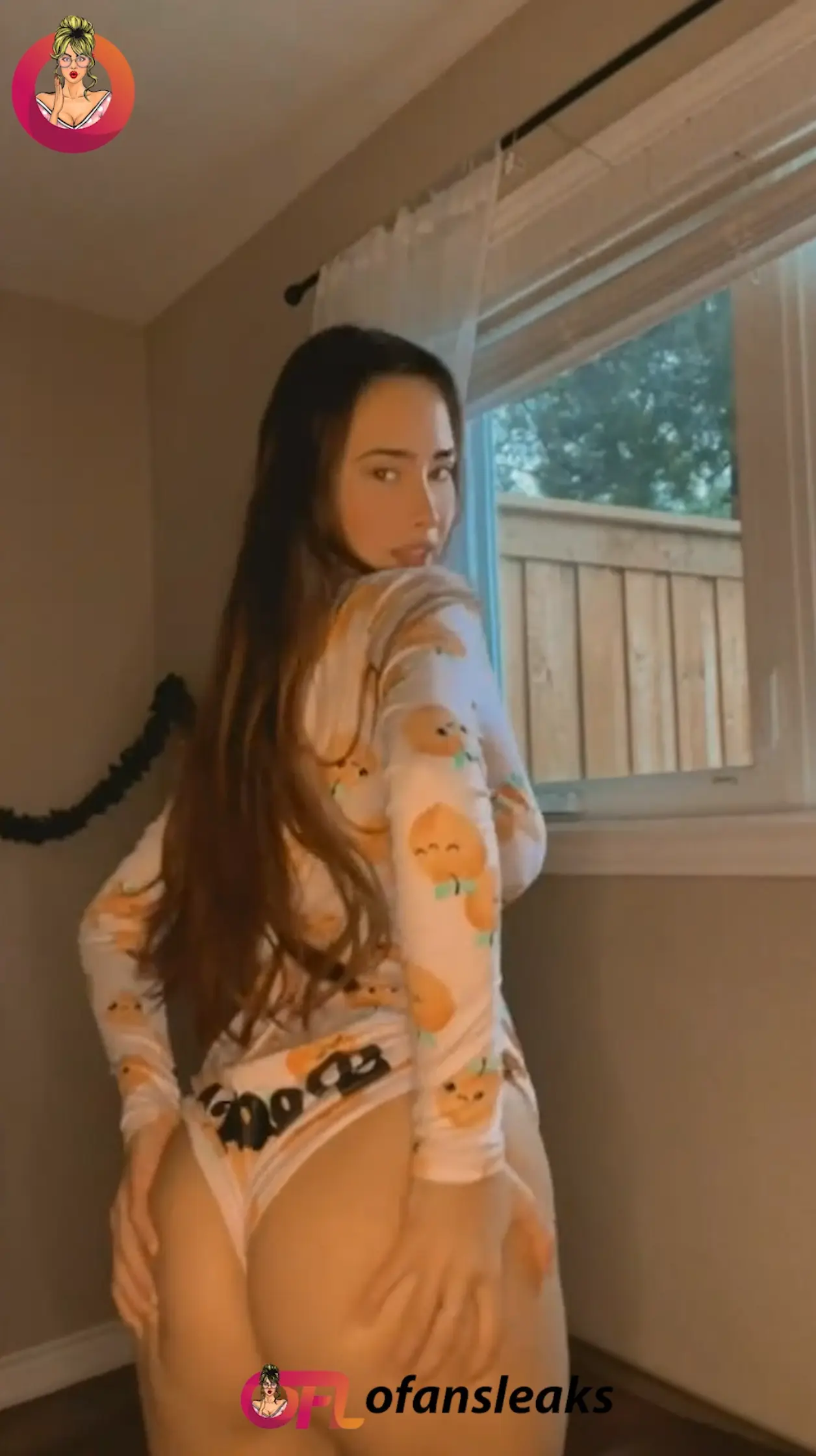 Cecilia Rose in Nighty OnlyFans Video Leaked